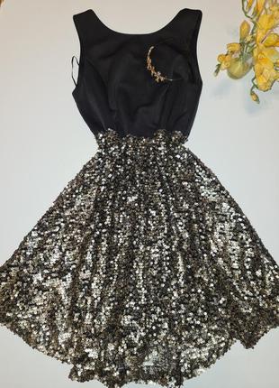 Шикарное нарядное платье с паетками