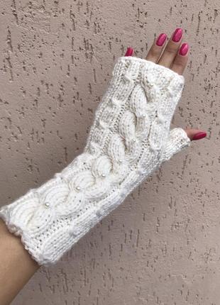 Мохеровые вязаные варежки серые белые митенки розовые пушистые рукавички
