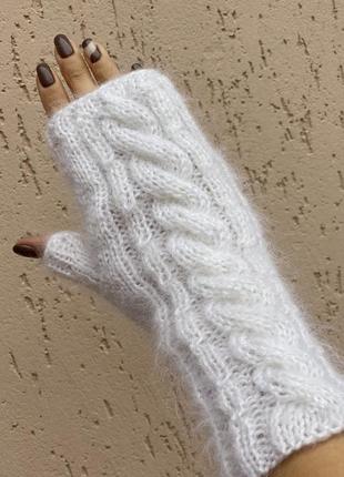 Варежки сердечко белые  вязаные рукавички бежевые митенки3 фото