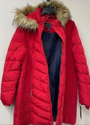 Tommy hilfiger chevron faux-fur trim hooded puffer coat куртка красная оригинал м2 фото