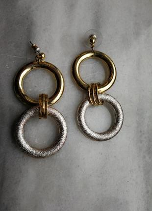 Интересные серьги висюльки кольца круги золотистого и серебристого цвета3 фото