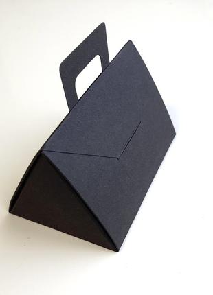 Подарочная коробочка-сумочка 120х80х70 мм из цветного дизайнерского картона, 270 гр/кв.м