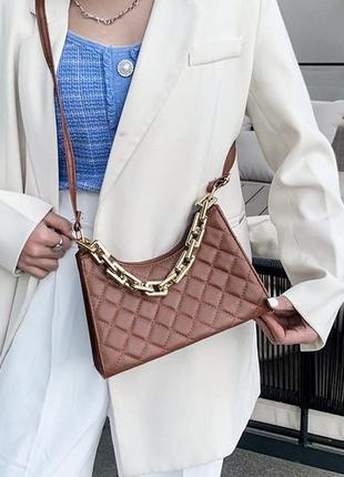 Женская классическая сумочка через плечо кросс-боди на ремешке с толстой цепочкой коричневая2 фото