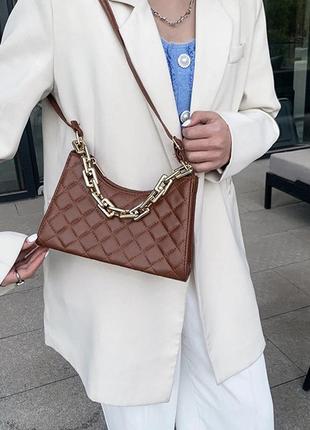 Женская классическая сумочка через плечо кросс-боди на ремешке с толстой цепочкой коричневая5 фото