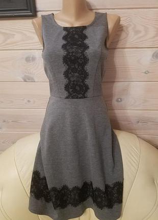 Гарне плаття для підростка