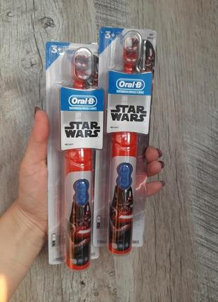 Oral b електрична зубна щітка на батарейках для дітей зоряні воїни дарт вейдер2 фото