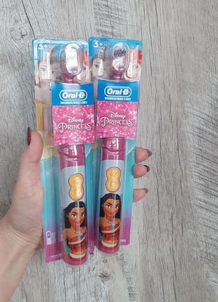 Oral b  электрическая зубная щетка на батарейках маона