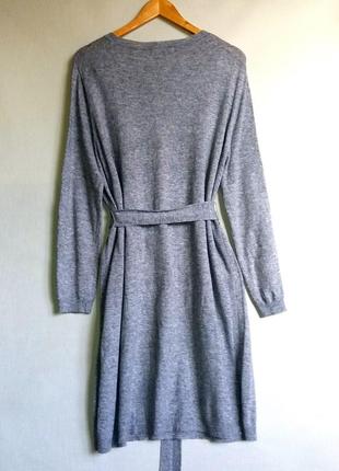 Трикотажное платье свободного кроя с поясом и карманами3 фото