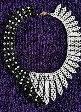 Кольє з бісеру ручної роботи