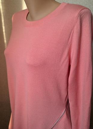 Розовый свитер с молнией2 фото