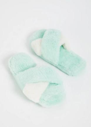 Теплые и красивые тапочки шлепанцы  для девочки от бренда  tu (великобритания)