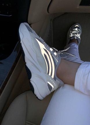 Кросівки yeezy 700 static reflective кроссовки4 фото