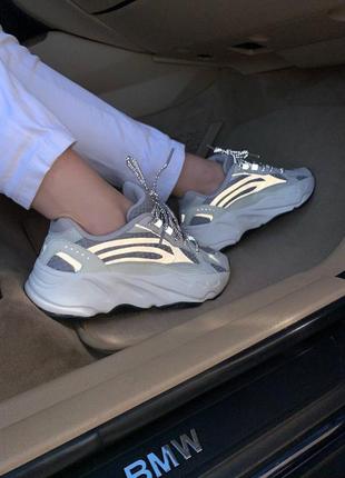 Кросівки yeezy 700 static reflective кроссовки5 фото