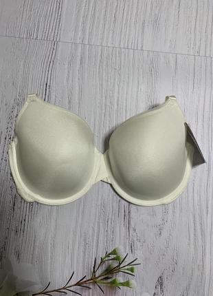 Гладкий бюст dorina