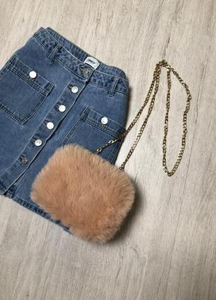 Пухнаста пудрова сумочка