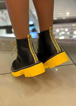 Черевики жіночі