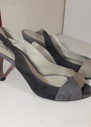 Босоножки на каблуке