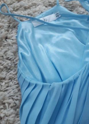 Стильное платье плиссеровка в голубом цвете, missguided,  p. 8-105 фото