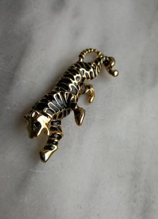 Брошка тигр метал емаль чорного та золотистого кольору