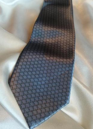 Красива краватка