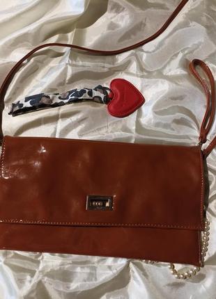 Лаковий клатч