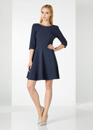 Сукня з відкритою спиною і зав'язками на ньому від moxito