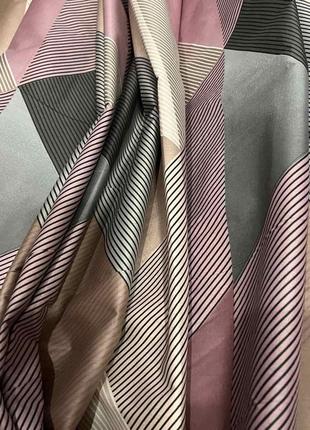 Постельное белье с простыней на резинке сатин