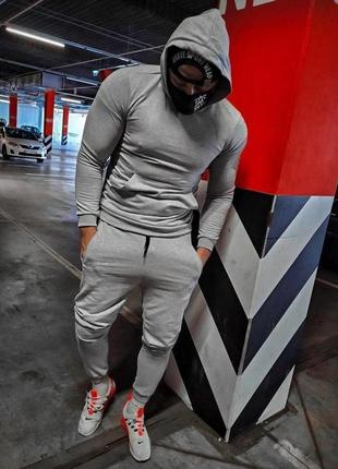 Спортивний костюм