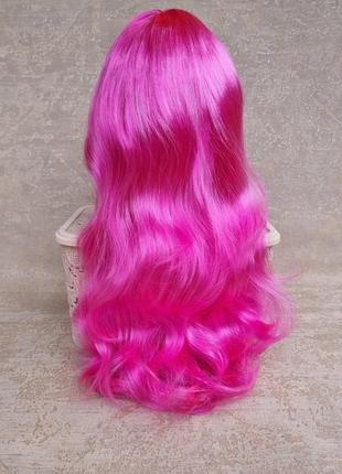 Парик розовый длинный с чубчиком волнистые волосы длинные малиновые ярко-розовая волна для карнавального образа аниме2 фото