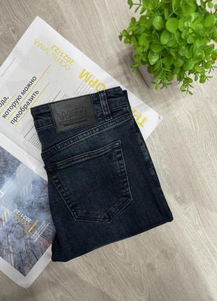 Чоловічі джинси відомої швецької фірми