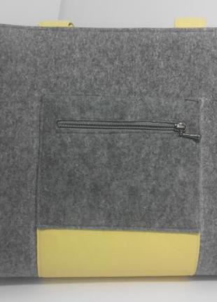 Серая сумка из войлока с жёлтой отделкой из натуральной кожи2 фото