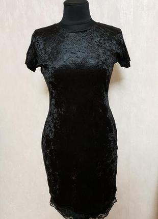 Чорна сукня