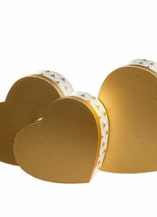 Подарункові коробки у формі серця "золоті візерунки" 3 шт в наборі 31х29х13 см (3 кольори)