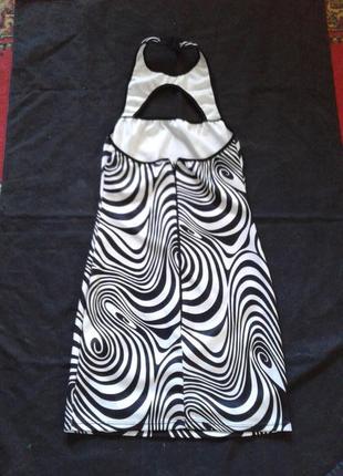 Стрейчевое черно-белое платье сарафан с оголенной спиной вырез на груди cristine le doc зенландия3 фото