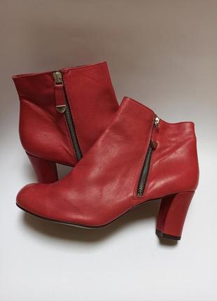 Tau page полусапожки с квадратным носком.брендовая обувь stock