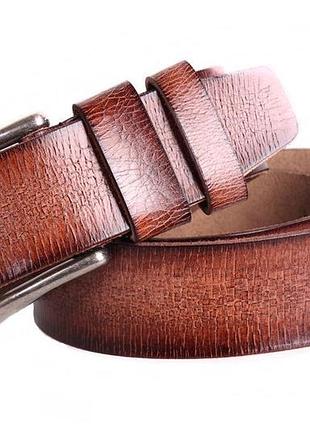 Кожаный ремень под джинсы с серебристой пряжкой