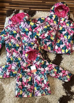 Стильна демі курточка з метеликами