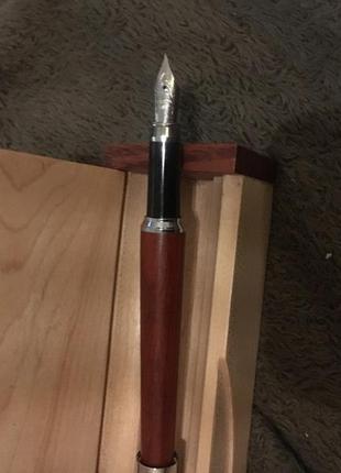 Перьевая ручка в деревянном корпусе и пенале2 фото
