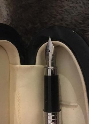 Пір'яна ручка в лакової коробці2 фото