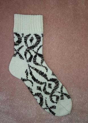Женские вязаные носки ручной работы из натуральной пряжи