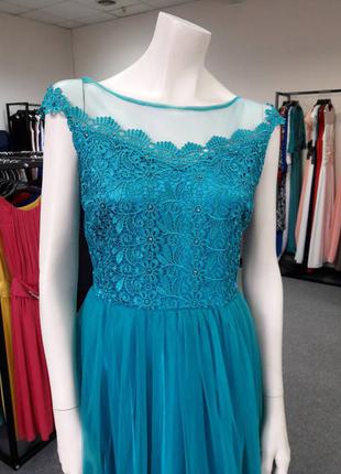 Вчернее платье с красывым кружевным верхом на сеточке.3 фото