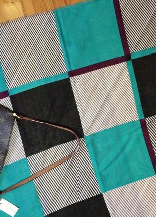 Шерстяной тонкий платок с геометрическим принтом4 фото