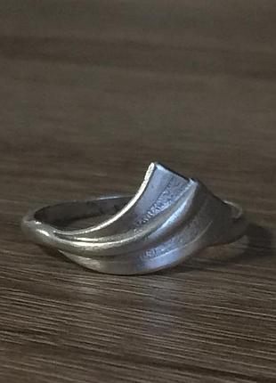 Серебряное кольцо
