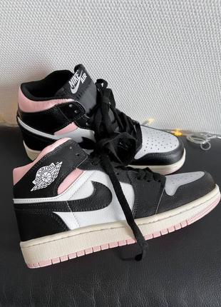Жіночі високі шкіряні чорно-білі кросівки nike copy air jordan🆕