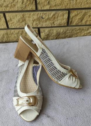 Босоножки женские на ремешке, широкий каблук башили