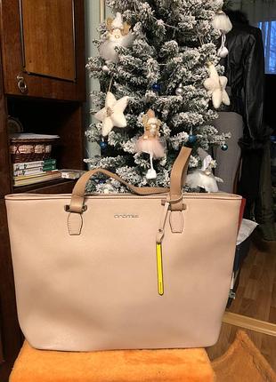 Cумка пудрового цвета,итальянского бренда cromia.