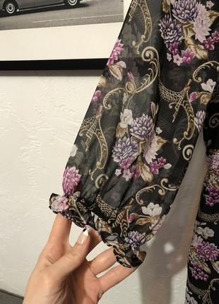 Сукня в квітковому принті3 фото