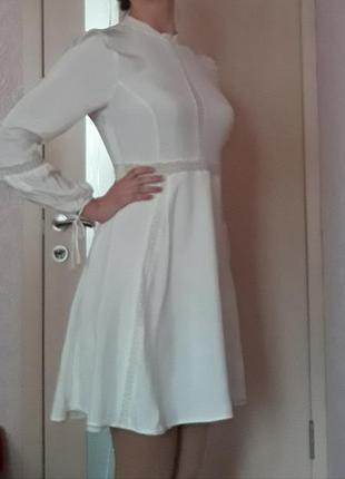 Сукна молочно-біла з довгим рукавом