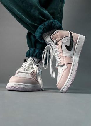 Женские высокие кожаные бело-розовые кроссовки nike air jordan🆕