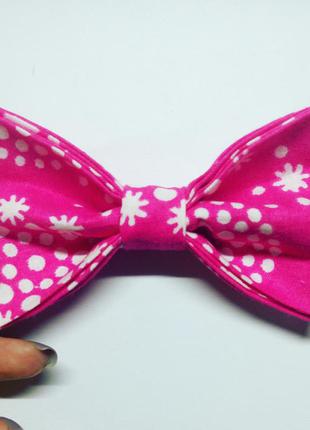 Малиновая бабочка в горошек ручная работа